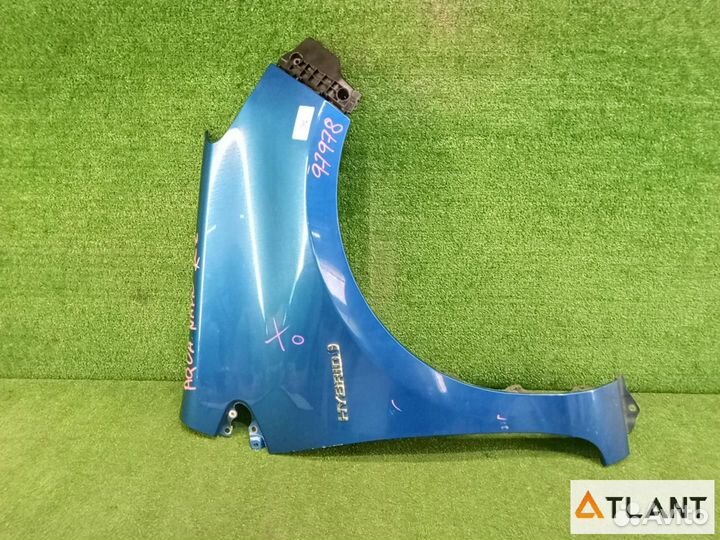 Крыло переднее правое toyota aqua