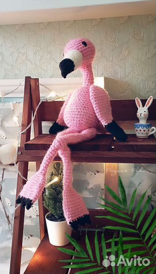 Фламинго вязаная игрушка