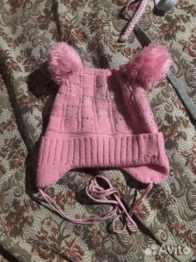 Много шапок