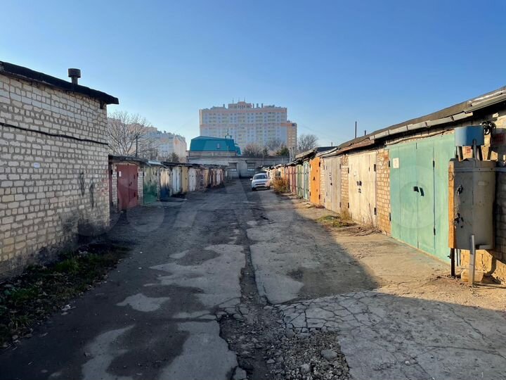 Гараж, > 30 м²