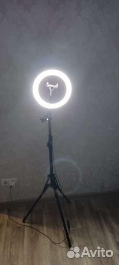 Кольцевая лампа,26 см. со штативом