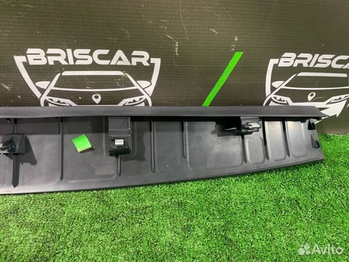 Обшивка крышки багажника Vw Golf Variant DBA-auchp