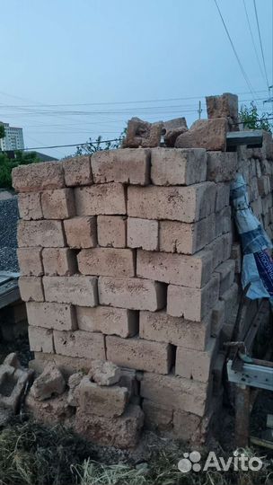 Кирпич красный