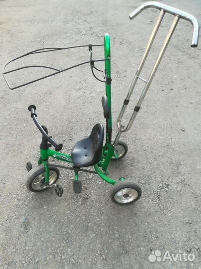 Трехколесный велосипед