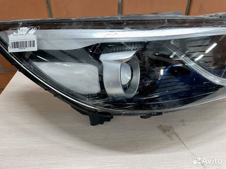 Правая фара Kia Carnival 3 дорест ксенон с led