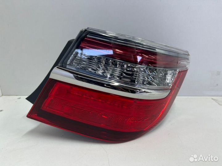 Фонарь наружный правый Toyota Camry V55 2014-2018