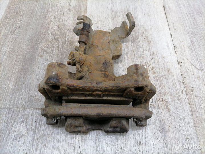 Суппорт задний левый Mazda 6 GG L3C1 2006