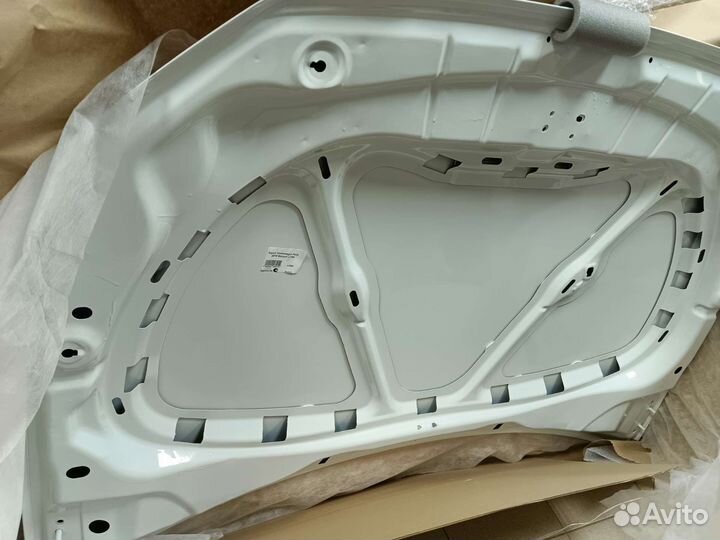 Капот на volkswagen polo 2015 белый LC9A