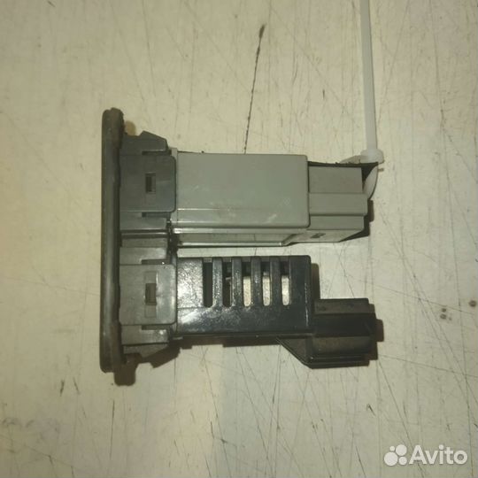 Кнопки корректора фар Mitsubishi Lancer