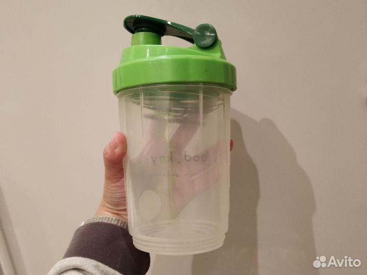 Шейкер спортивный с венчиком и ёмкостями
