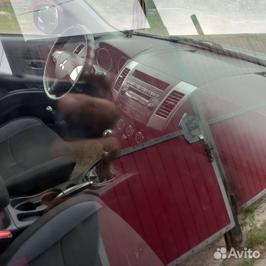 Mitsubishi Outlander 2.0 МТ, 2011, 500 000 км