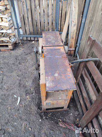 Станок деревообрабатывающий