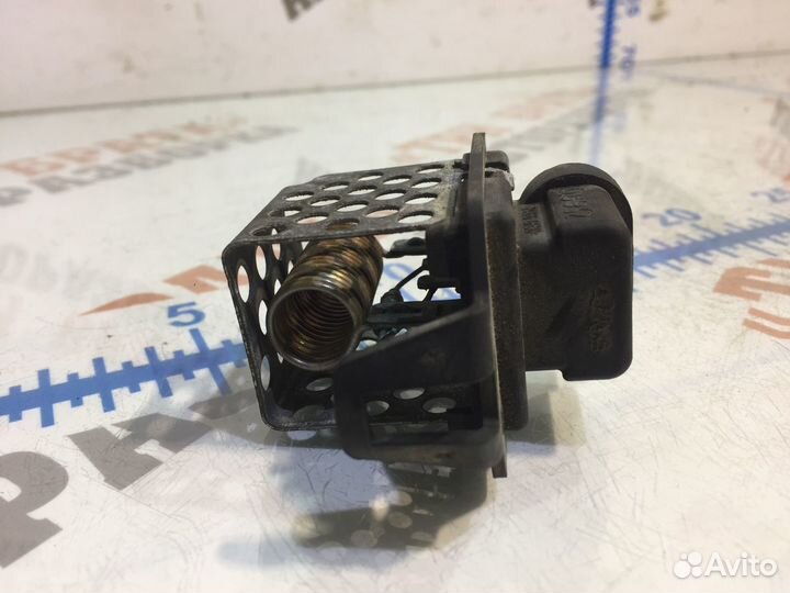 Рено Лагуна Реостат вентилятора двигателя