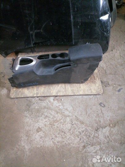 Подлокотник Nissan Qashqai J10