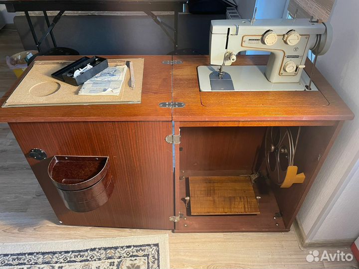 Швейная машина Подольск 142