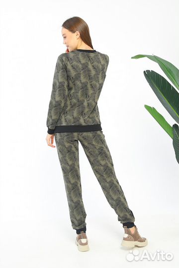 Спортивный костюм женский 48р новый