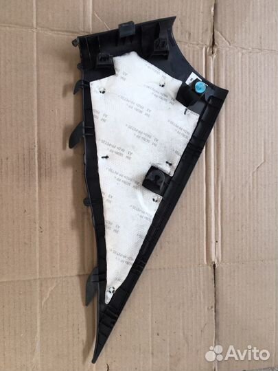 Обшивка задней стойки Hyundai Solaris 1 (5541)