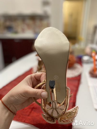 Босоножки женские 37 размер