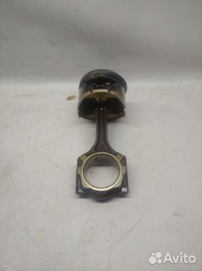 Поршень с шатуном Honda Accord CD5 F22B 1996