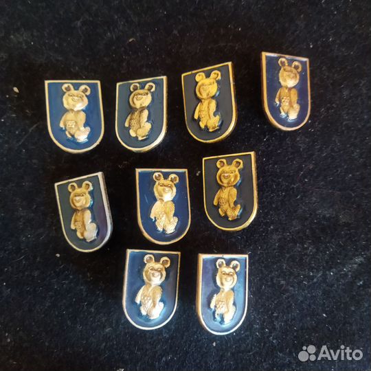 Значок олимпийский мишка. Тёмно-синий цвет