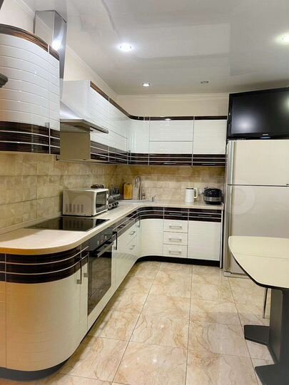 4-к. квартира, 107 м², 2/9 эт.