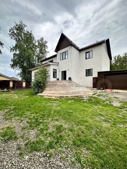 Коттедж 525 м² на участке 15 сот.