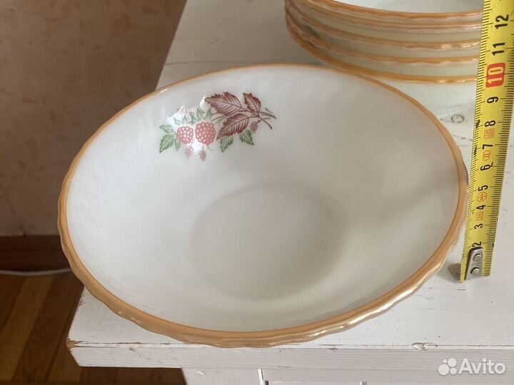 Сервиз 12 тарелок. 6 тарелок диаметр 18 см. Высота