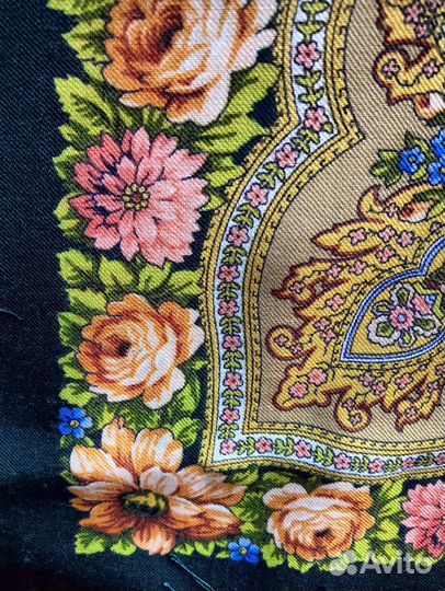 Павловопосадский платок (шаль) У камина 9