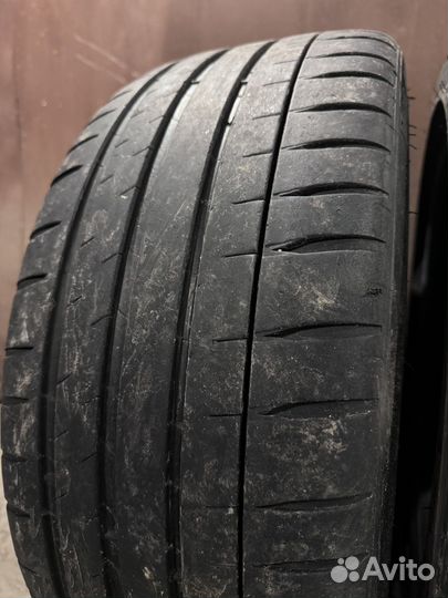 Michelin Pilot Sport 4 S 225/40 R19 и 255/35 R19 96Y