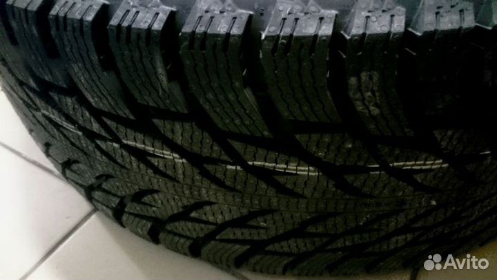 Nokian Tyres Hakkapeliitta R3 275/35 R19 100T