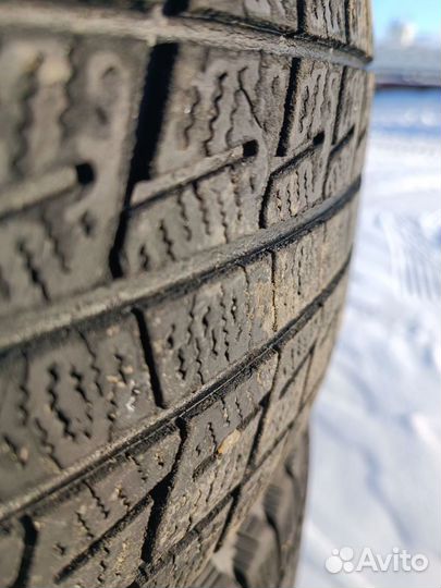 Bridgestone Blizzak Revo1 215/60 R17