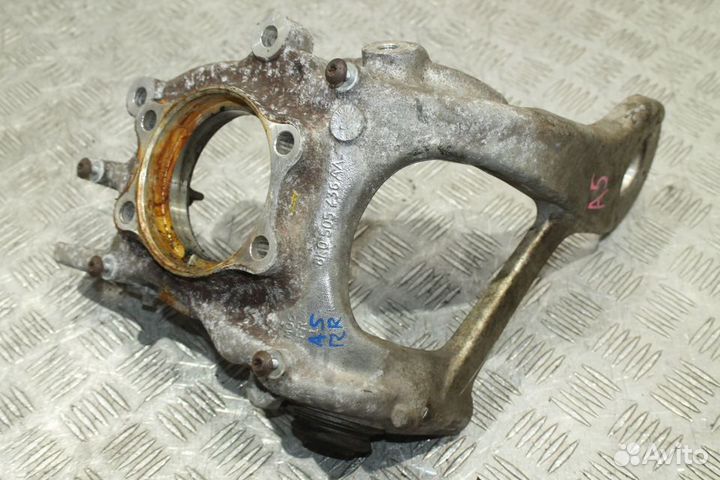 Кулак задний правый Audi A5 8T, A4 B8 4WD