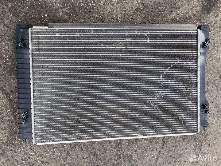 Радиатор охлаждения Audi A6 C6 A6 C6 allroad quatt