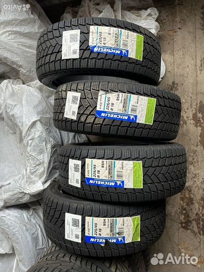 Michelin X-Ice Snow 225/45 R18 95H