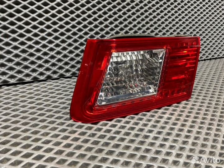 Фонарь в крышку багажника задний правый Honda