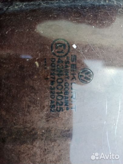 Стекло переднее правое VW T4