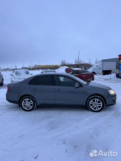 Volkswagen Jetta 1.6 AT, 2010, 130 000 км