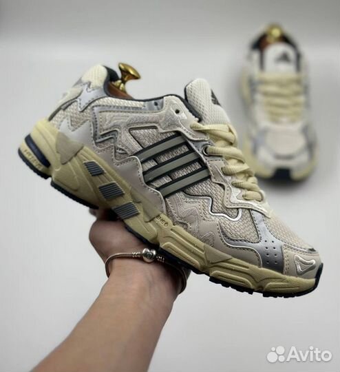 Кроссовки Adidas Bad Bunny Response CL h-2589