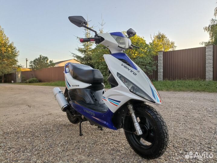 Скутер Vento Corsa 150