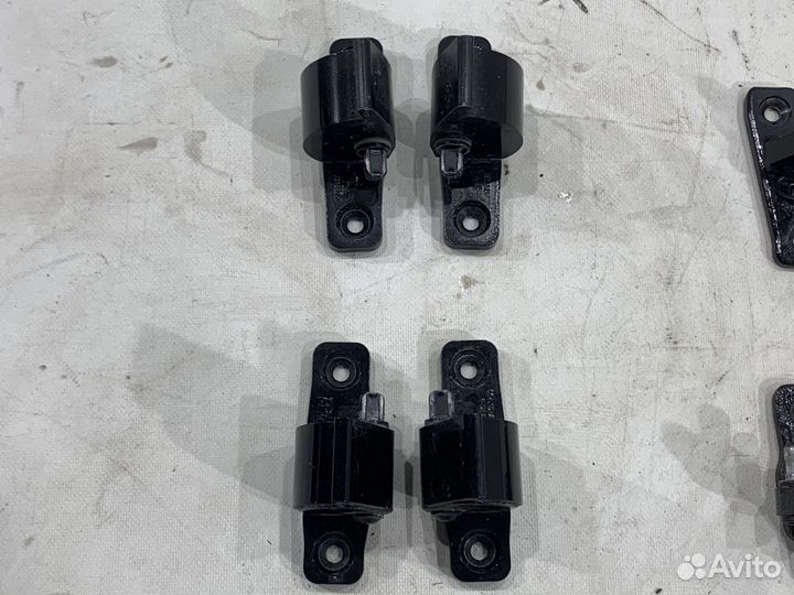 Петли дверей Mercedes W213