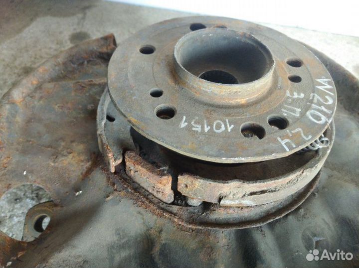 Кулак со ступицей задний правый Mercedes Benz W210