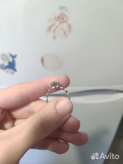 Кольцо с муссанитом из-за рубежа