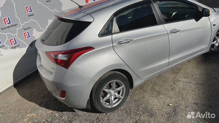 Стекло двери передней правой Hyundai i30 (GD) 82421A6000