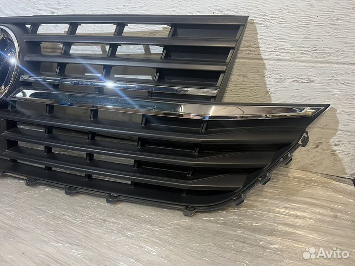 Решетка радиатора Volkswagen T6.1