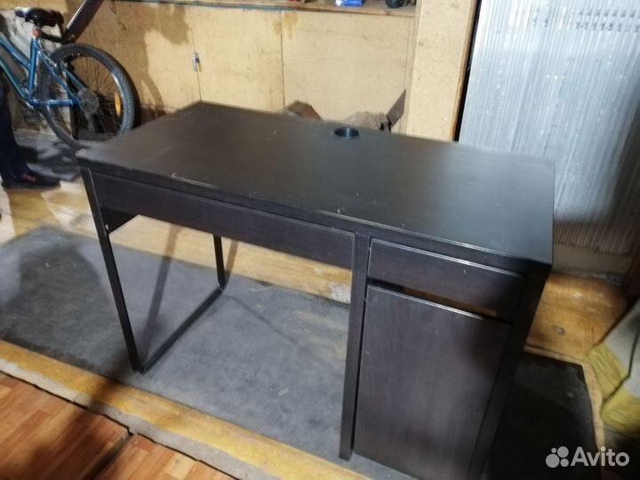 Письменный стол IKEA