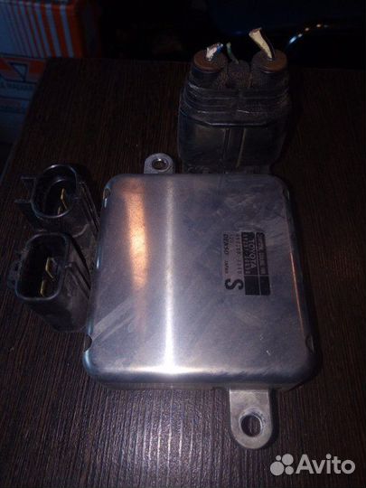 Блок управления вентилятором Toyota Crown GRS182