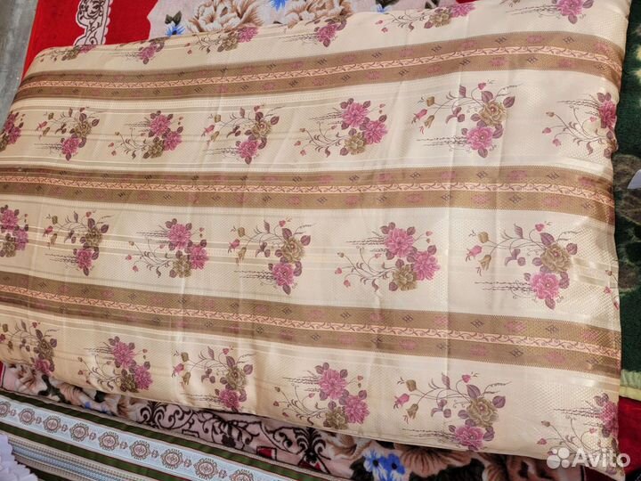 Одеяло и матрас из овечьей шерсти