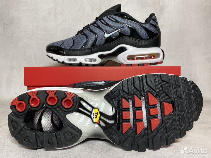 Кроссовки Nike Air Max Tn Plus