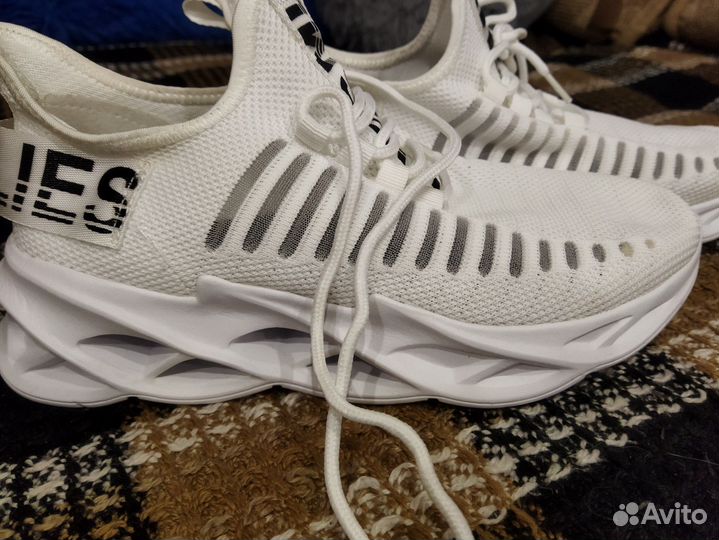 Кроссовки 41