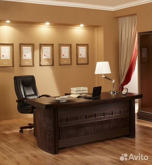 Кабинет для руководителя. Кресло в подарок